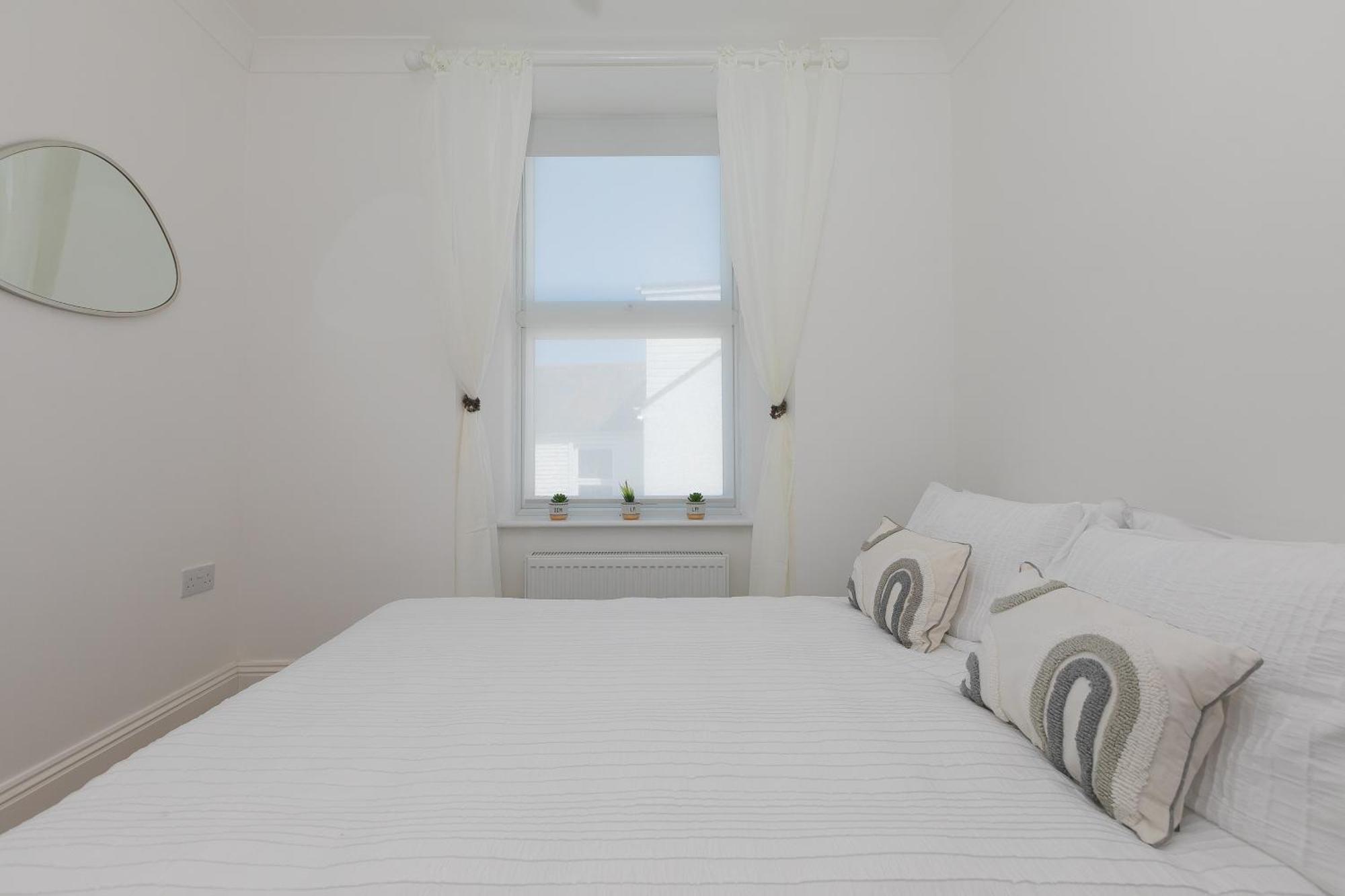 St Ives Seabreeze 3 - Seaview & Parking 아파트 외부 사진